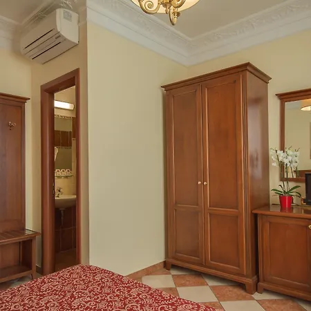 Romantica Отель 3*